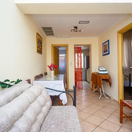 Spacious 2 Bd Detached House In Kefalonia W Patio 릭수리