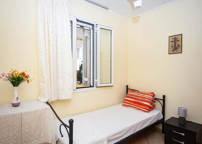 Spacious 2 Bd Detached House In Kefalonia W Patio 펜션