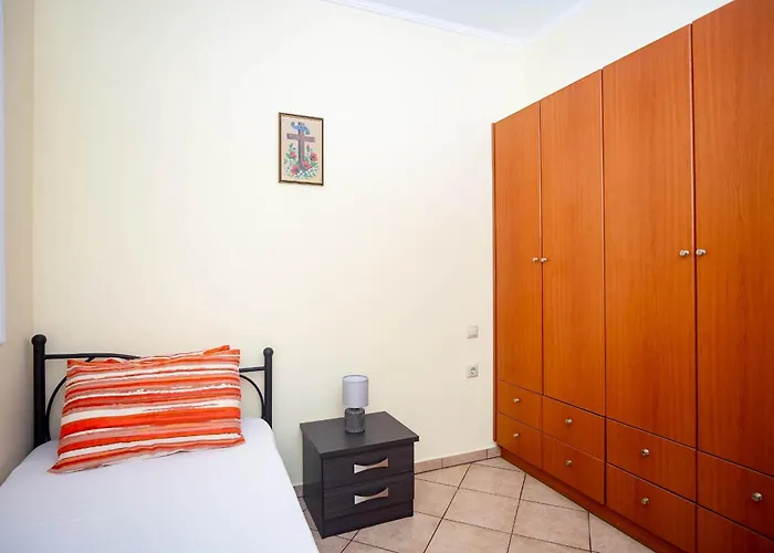 Spacious 2 Bd Detached House In Kefalonia W Patio 펜션 *