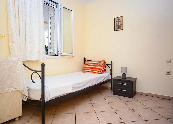 펜션 Spacious 2 Bd Detached House In Kefalonia W Patio 릭수리