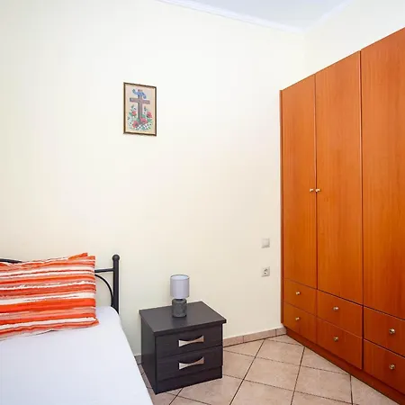 Spacious 2 Bd Detached House In Kefalonia W Patio Casa de Férias *