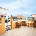 Prázdninový dům Spacious 2 Bd Detached House In Kefalonia W Patio *