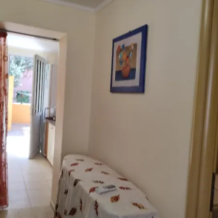 μονοκατοικια ανεξαρτητη σε κεντρικο δρομο Semesterbostad *