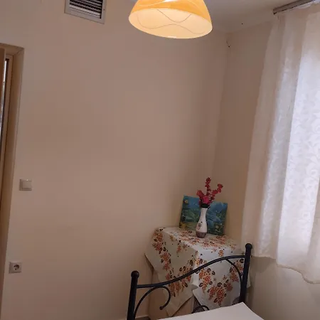Semesterbostad μονοκατοικια ανεξαρτητη σε κεντρικο δρομο Lixouri