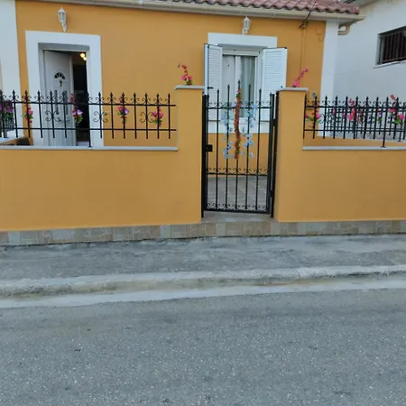 μονοκατοικια ανεξαρτητη σε κεντρικο δρομο * Lixúri