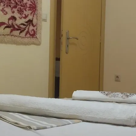 Spacious 2 Bd Detached House In Kefalonia W Patio Сasa de vacaciones