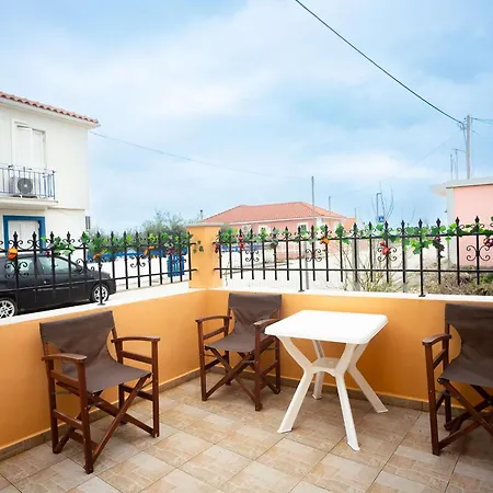 別荘 Spacious 2 Bd Detached House In Kefalonia W Patio リクスリオン