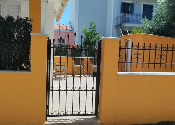 Spacious 2 Bd Detached House In Kefalonia W Patio Holiday home *