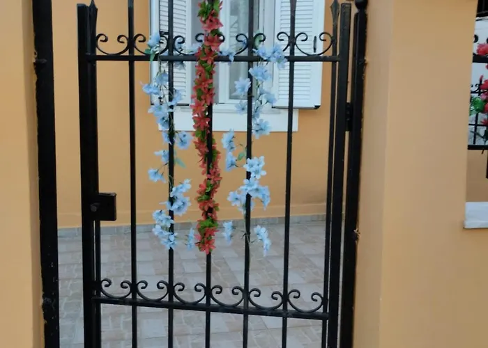 Spacious 2 Bd Detached House In Kefalonia W Patio Holiday home *