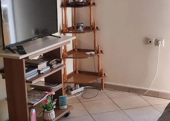 Spacious 2 Bd Detached House In Kefalonia W Patio