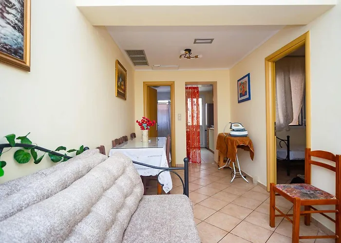 Spacious 2 Bd Detached House In Kefalonia W Patio Lixouri