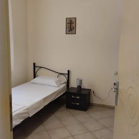 Prázdninový dům μονοκατοικια ανεξαρτητη σε κεντρικο δρομο *